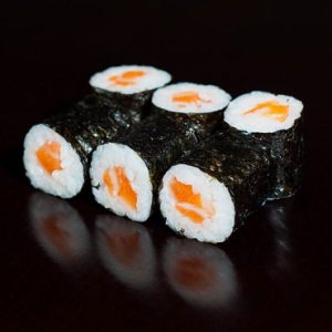 maki-s-lososem