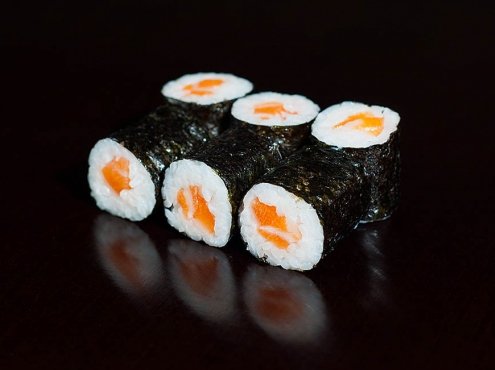 maki-s-lososem